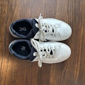 Women’s On Roger  White Sneakers